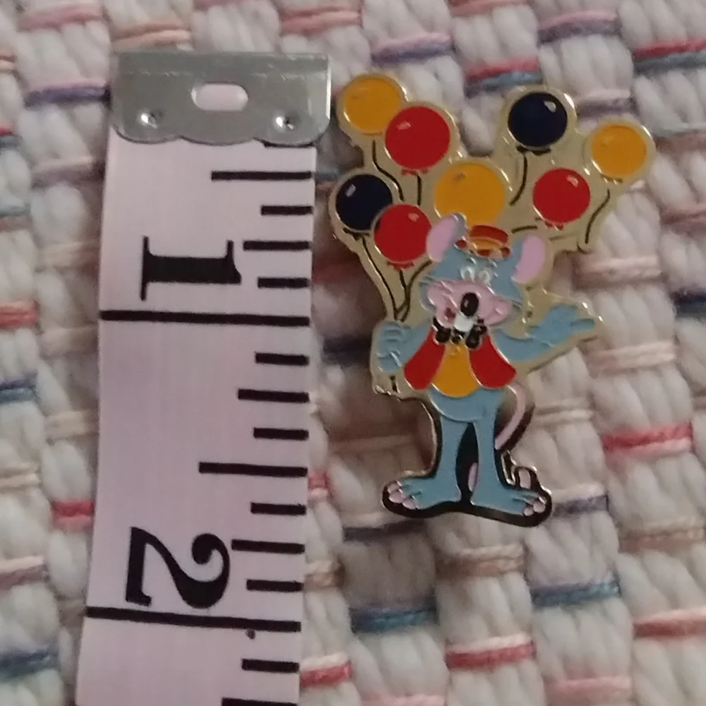 Vingtage 1982 ORIGINAL CHUCK E CHEESE Balloons Showbiz Pizza Time Theatre Pin